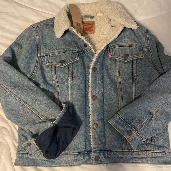 Brand new Levi’s trucker jacket - Picture 3 of 4